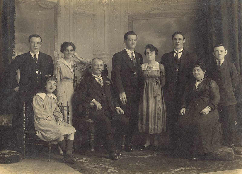 burns family group