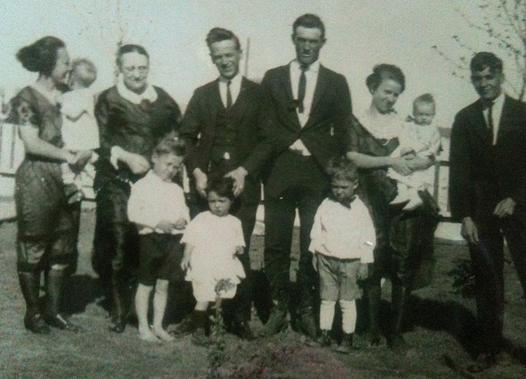 family of edward everett hickmott