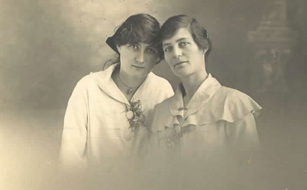 lucy and emily laurence