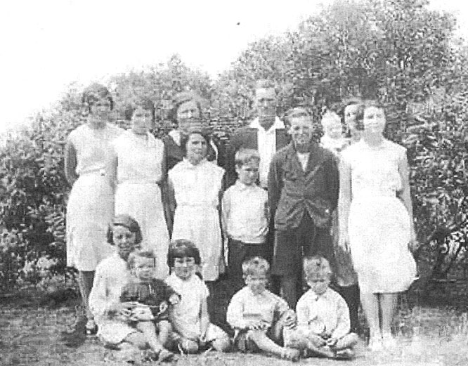 hickmott family in 1935