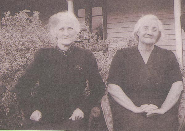 florence and alice hickmott in 1941